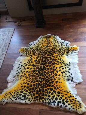 Leopard Print Sheepskin Rug - Yellow & Black
